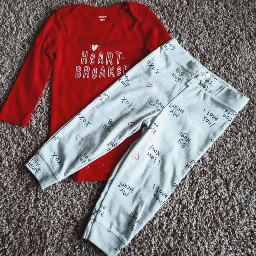 Carter's Onsie and Pull On Pants 2-Piece Hearts Hugs 18M